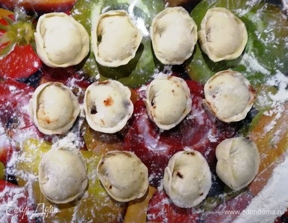 И лепим пельмешки.