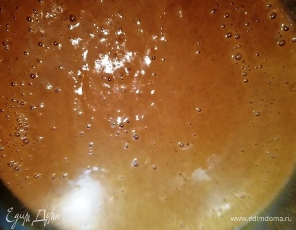 Пробиваем суп погружным блендером. Консистенция получается аэрированная.