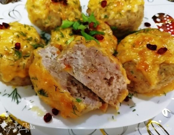 Посмотрите какие сочные и нежные котлеты получились. Подать вы их можете с любым гарниром.