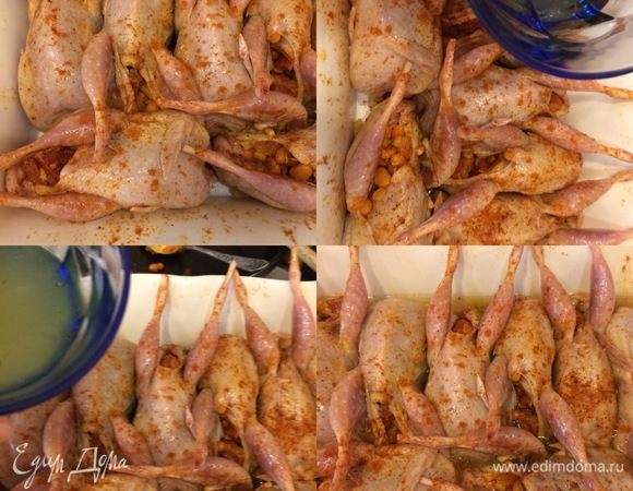 Фаршированных перепелок сложить в форму для запекания, полить вином и бульоном (можно добавить меньше бульона и меньше вина, если не любите много сока).