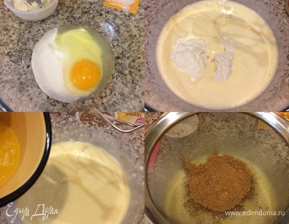 Духовку нагреть до 180°C. В миске хорошо взбить миксером сахар, яйцо и ванильный сахар. Добавить надуги (рикотту), сметану, соду и еще раз перемешать миксером. Затем добавить растопленное сливочное масло, перемешать.