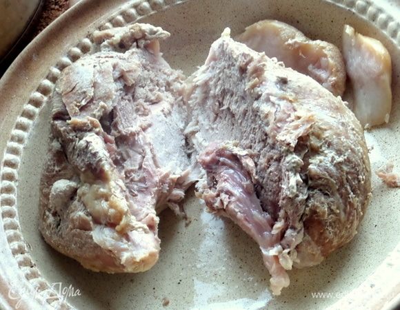 Мясо сварилось. Жир убрать.