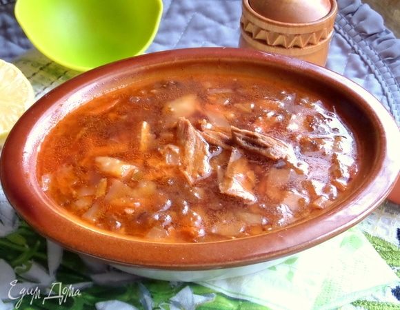 Желательно настоять под крышкой, но можно снять пробу сразу.