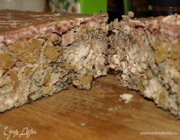 Это суточный террин. Если держать его под гнетом 2–3 суток, то вкус будет намного богаче. 