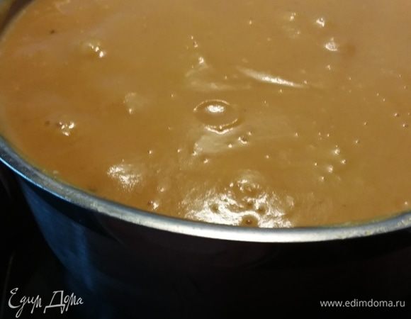 Посолить и поперчить по вкусу, довести до первых пузырьков и снять с огня. Суп готов. 