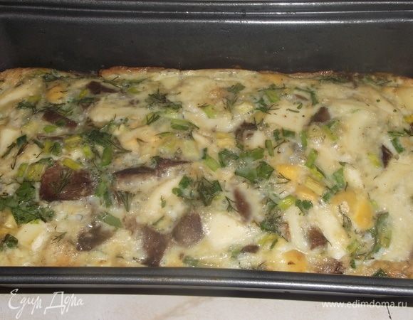 Поставить в разогретую духовку до 190°С. Выпекать 35–40 минут до готовности. Подавать как в горячем, так и в холодном виде.