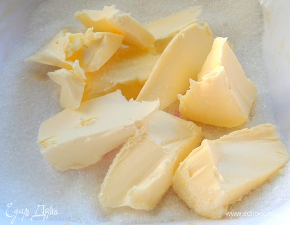 Достать заранее масло, чтобы стало мягким.