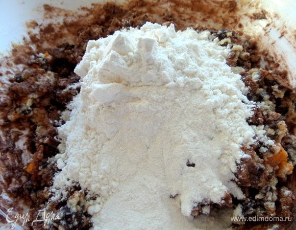 Муку с разрыхлителем.