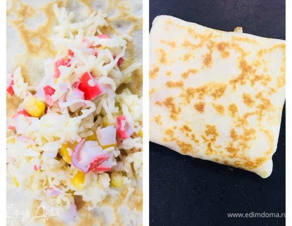 На середину блина выкладываем начинку, складываем конвертиком и обжариваем с двух сторон.