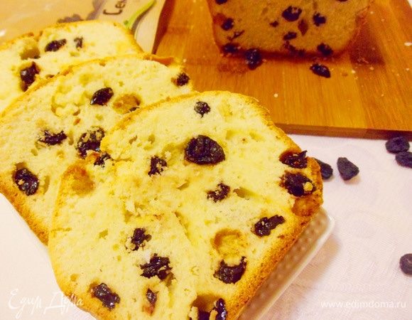 Шафранный кекс готов. Он получился нежным, рассыпчатым и очень вкусным.