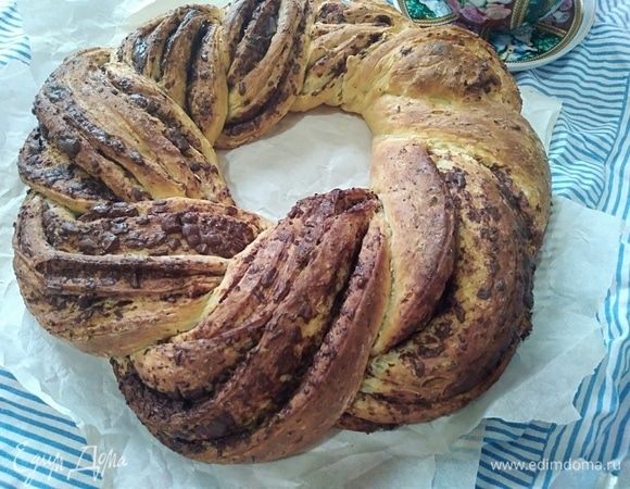 Готовый венок остудить на решетке около 20 минут.