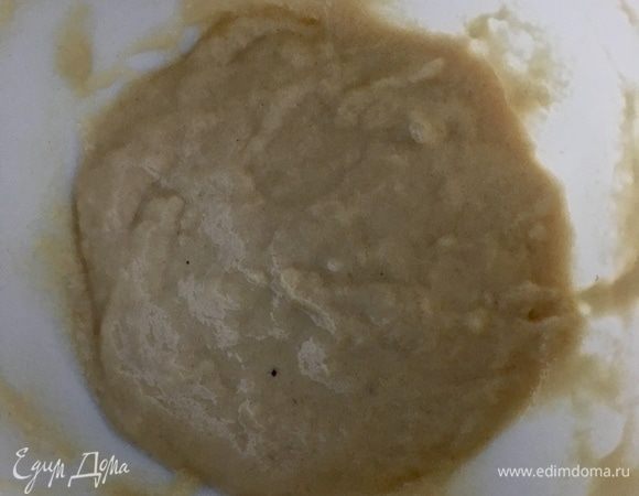 Перемешать все ингредиенты, накрыть пищевой пленкой и оставить подходить на 30 мин. в теплое место.