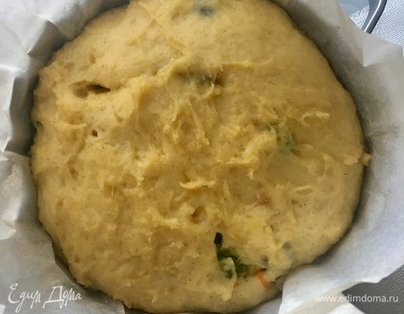 Через указанное время объем теста должен увеличиться в два раза минимум. Разогреть духовку до 200°С.  