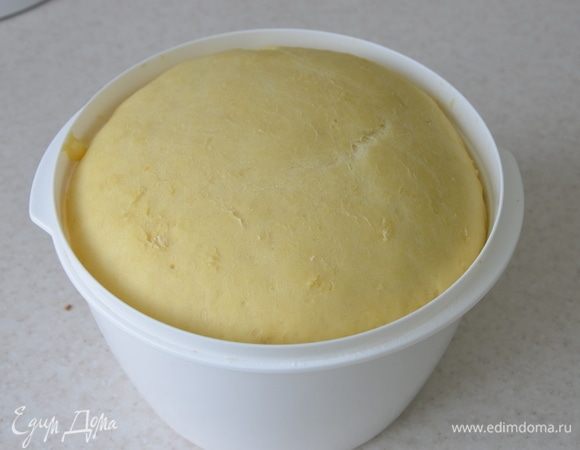 Через час тесто увеличится в объеме в 1,5–2 раза.