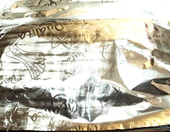 Накрываем фольгой и даем постоять 5 минут.