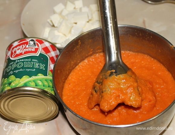 Используя  блендер, пробейте соус в пюре.