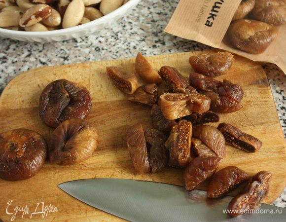 Инжир ТМ «Семушка» нарезать полосками.