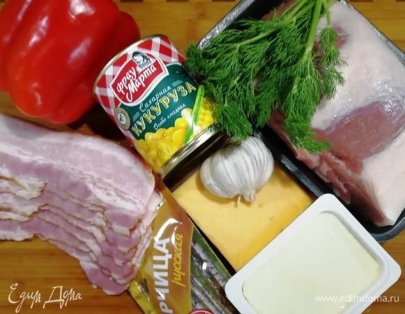Подготовим необходимые ингредиенты для свинины с овощами. Мясо я взяла нежирное (карбонат), кукурузу — сахарную ТМ «Фрау Марта».
