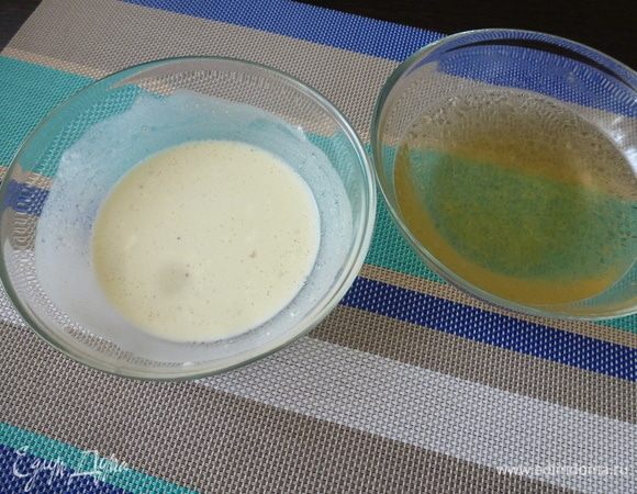 Немного бульона отлить, добавить для цвета сливки. Можно добавить сметану или майонез.