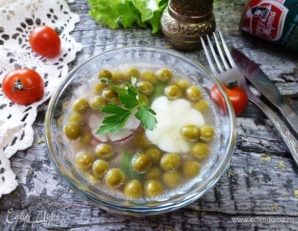 Заливное застыло, можно подавать на стол. Не забудьте про горчицу или хрен. 