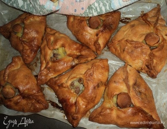 Вот, честное слово:)
Ежели с бульоном мясным — непередаваемый вкус. Но и с чайком черным-сладким будет здорово:) После Пасхи — в самый раз.