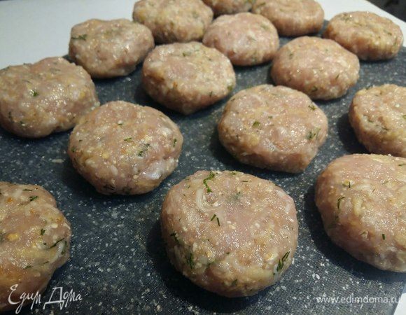 Сделать небольшие биточки.