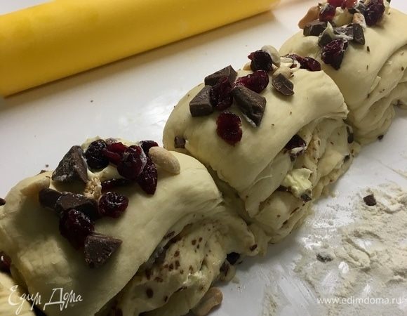 Теперь разрезаем на 4 квадратика.