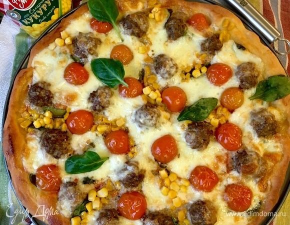 Вот она, пицца с пылу жару. В целом, так мне кажется, общий задорный и весенний настрой сохранен! 