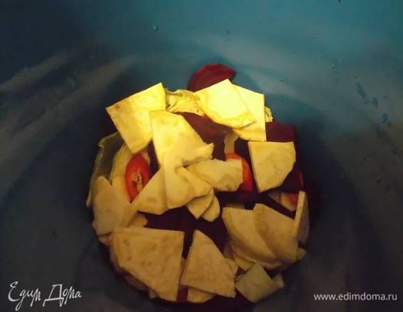 После — сельдерей.
Опять свекла, и так до окончания ингредиентов.