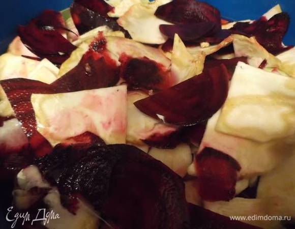 Залейте капусту холодным рассолом.