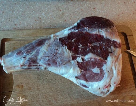 Чистая правда, вот с такой и пришел дружище... Просто позвонил, мол, рядом, зайду... Получился чудесный дружеский вечерок. Подтянулись и все домашние, и соседи, не подтянуться было невозможно:)