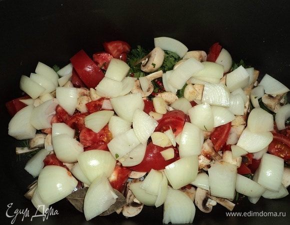 Ну, и, похоже, низ «шубки» готов. Можно на него ножку укладывать.