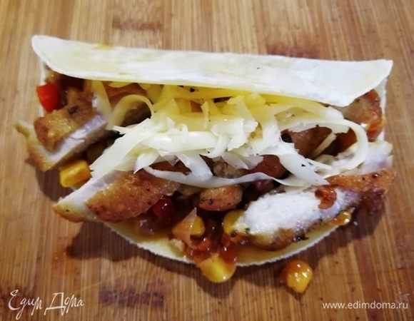 Затем курицу и сыр.