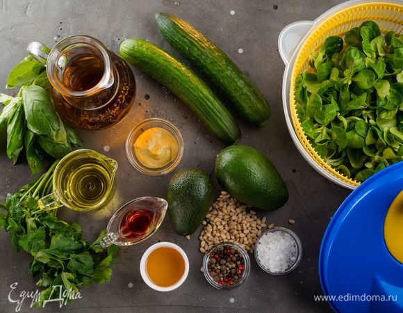 Для приготовления салата нам понадобятся следующие ингредиенты.