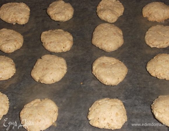 Выпекать в разогретой духовке при 180°C 15 минут. Приятного аппетита!