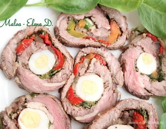 Можно подавать в горячем виде, можно в холодном, предварительно нарезав кусочками.