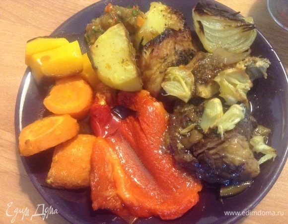 В общем-то, к столу! Овощи печеные, соус армянский.