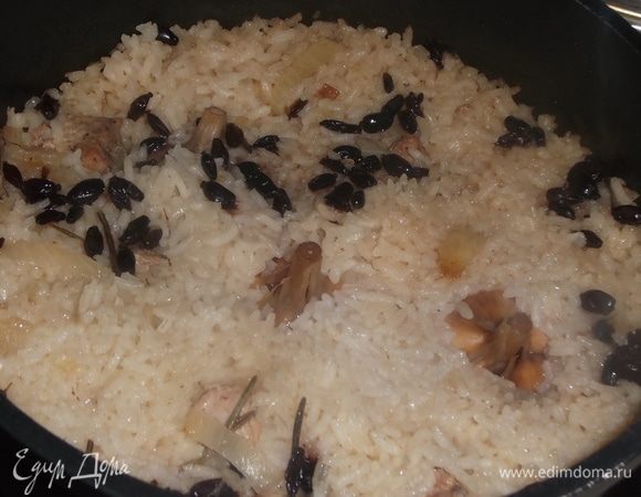 По истечении времени достать кастрюлю из духовки, перемешать. Блюдо готово!