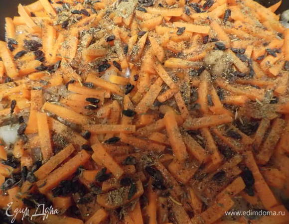 Посыпали наше блюдо и моем рис.