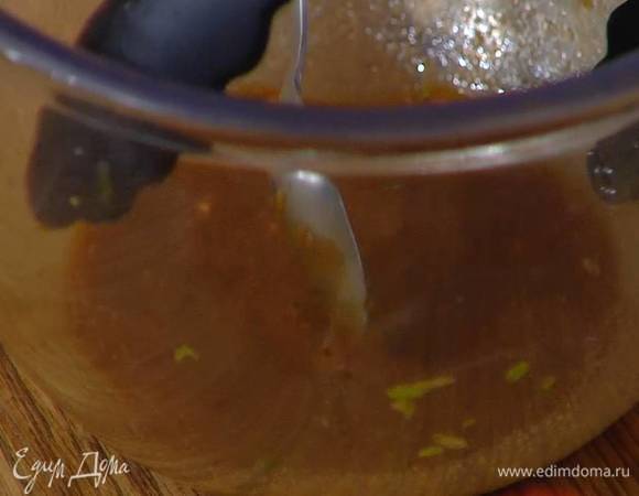 Оставшийся маринад перемешать с мисо-пастой.