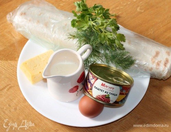 Продукты для приготовления. У меня «ролл пшеничный», его можно заменить на тонкий лаваш.