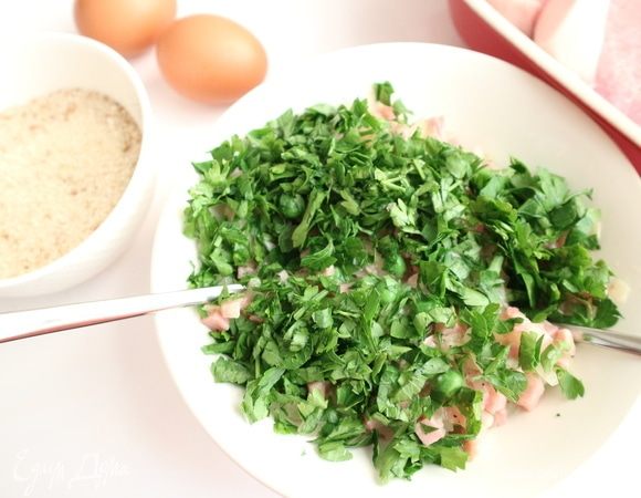 К начинке добавить петрушку.