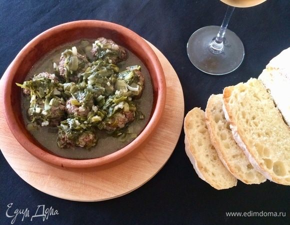 Готовое блюдо снять с огня и дать настояться 10–15 минут.