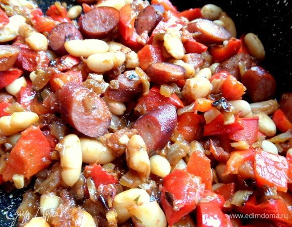 Потушить минут 5, выключить и дать настояться под крышкой.