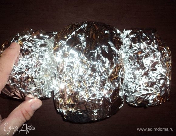 И так вот, в фольге укутав, оставить лежать до завтра. Ну это, если есть сила, воля, и надобность. А то можно подавать и прямо сейчас!