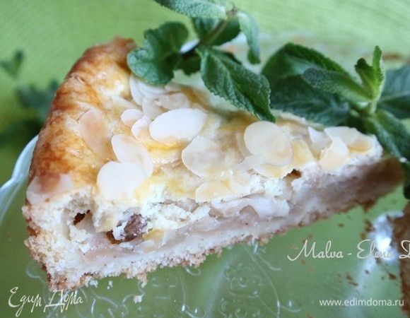 Отрезать кусочек и наслаждаться пирогом с чашечкой кофе или чая.