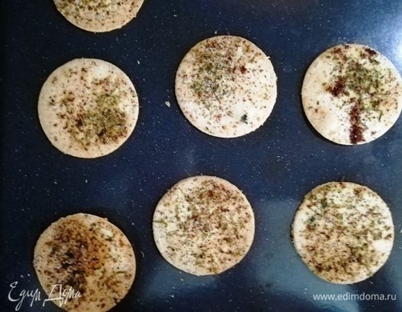 Чипсы получились что надо, зажаренные и ароматные.