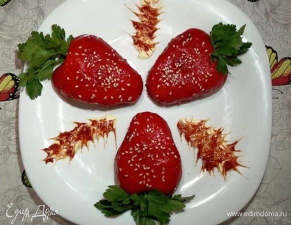 Подаем с соусом из майонеза и кетчупа.