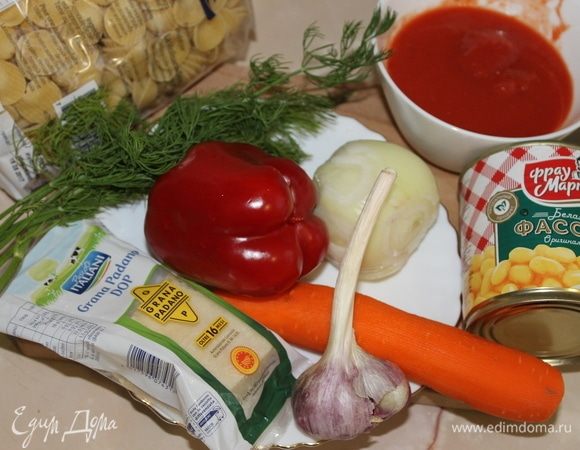 Для приготовления блюда подойдет любая короткая паста из твердых сортов пшеницы. Фасоль я использовала белую «Фрау Марта». Но можно использовать любую, красную, в томатном соусе, главное — фасоль.