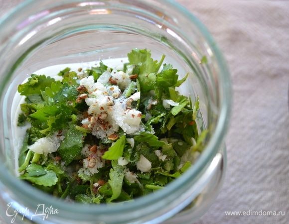 Приправляем солью и перцем по вкусу.